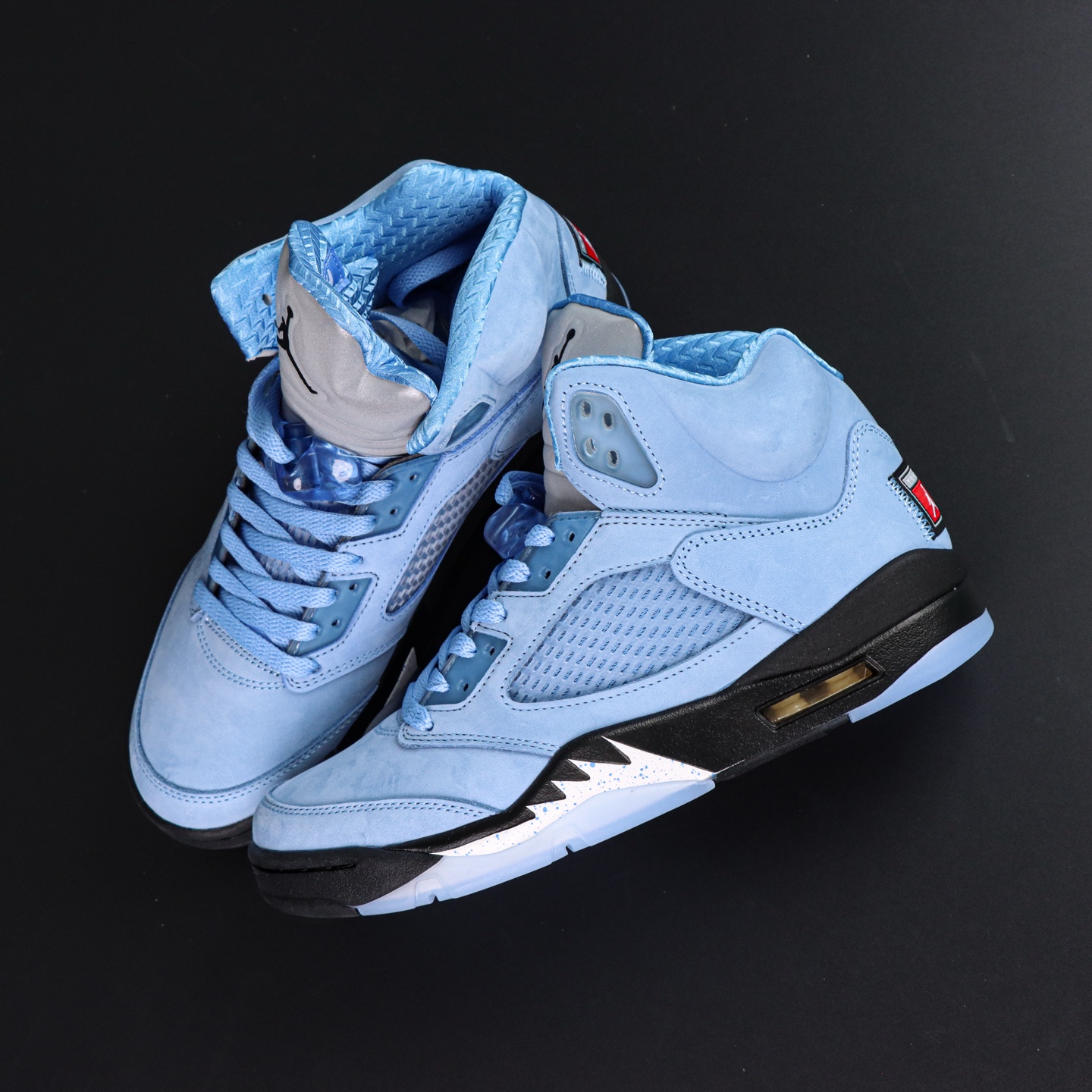 Aithtr Jordthtan 5 Retro UNC University Blue