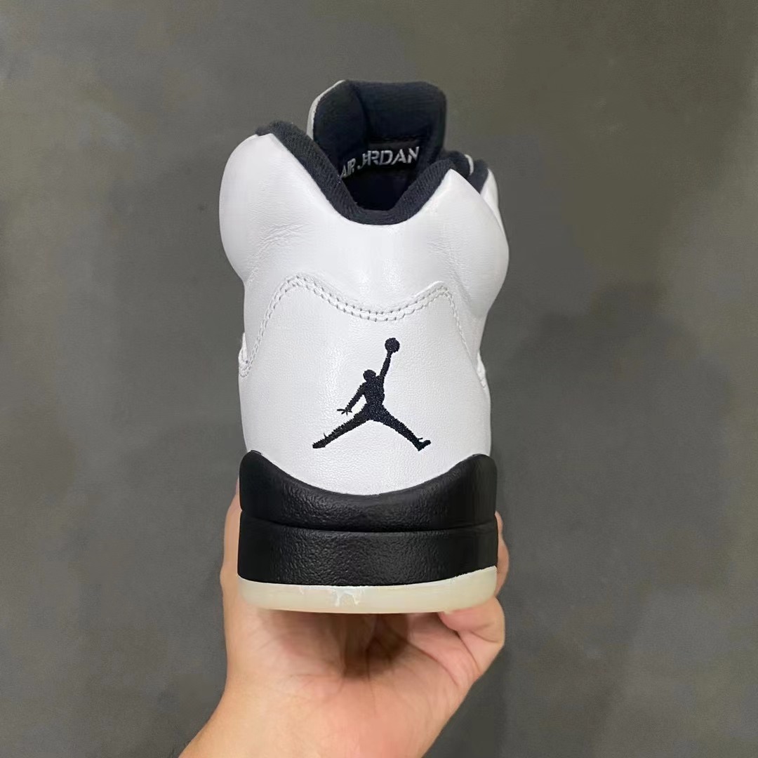 Aithtr Jordthtan 5 Retro White and Black Replica