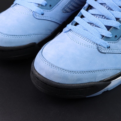 Aithtr Jordthtan 5 Retro UNC University Blue
