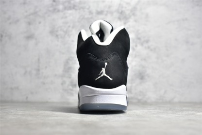 Aithtr Jordthtan 5 Retro Oreo