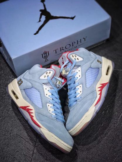 Trophy room x Aithtr Jordthtan 5