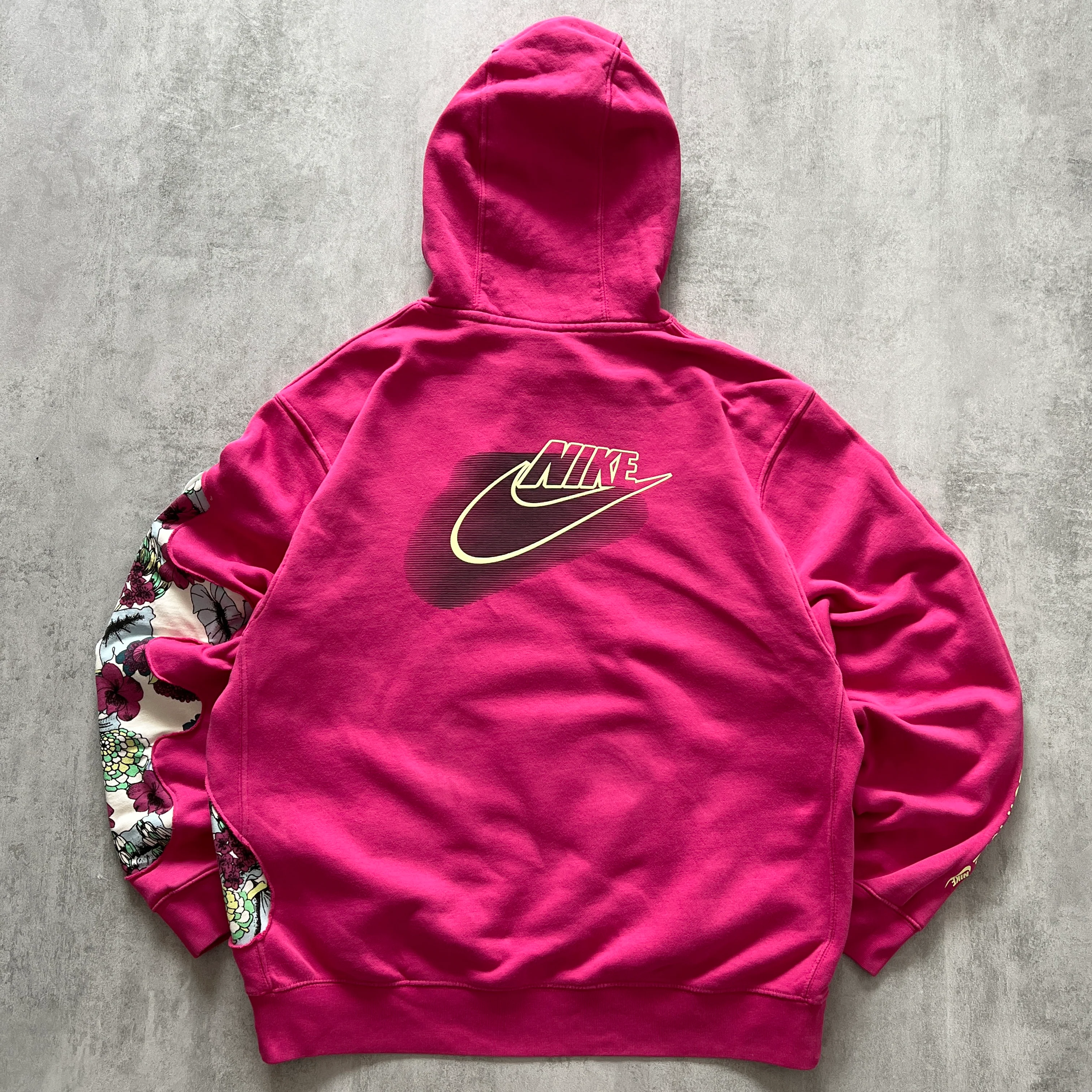 'FLOWERS & BONES' HOODIE (L)