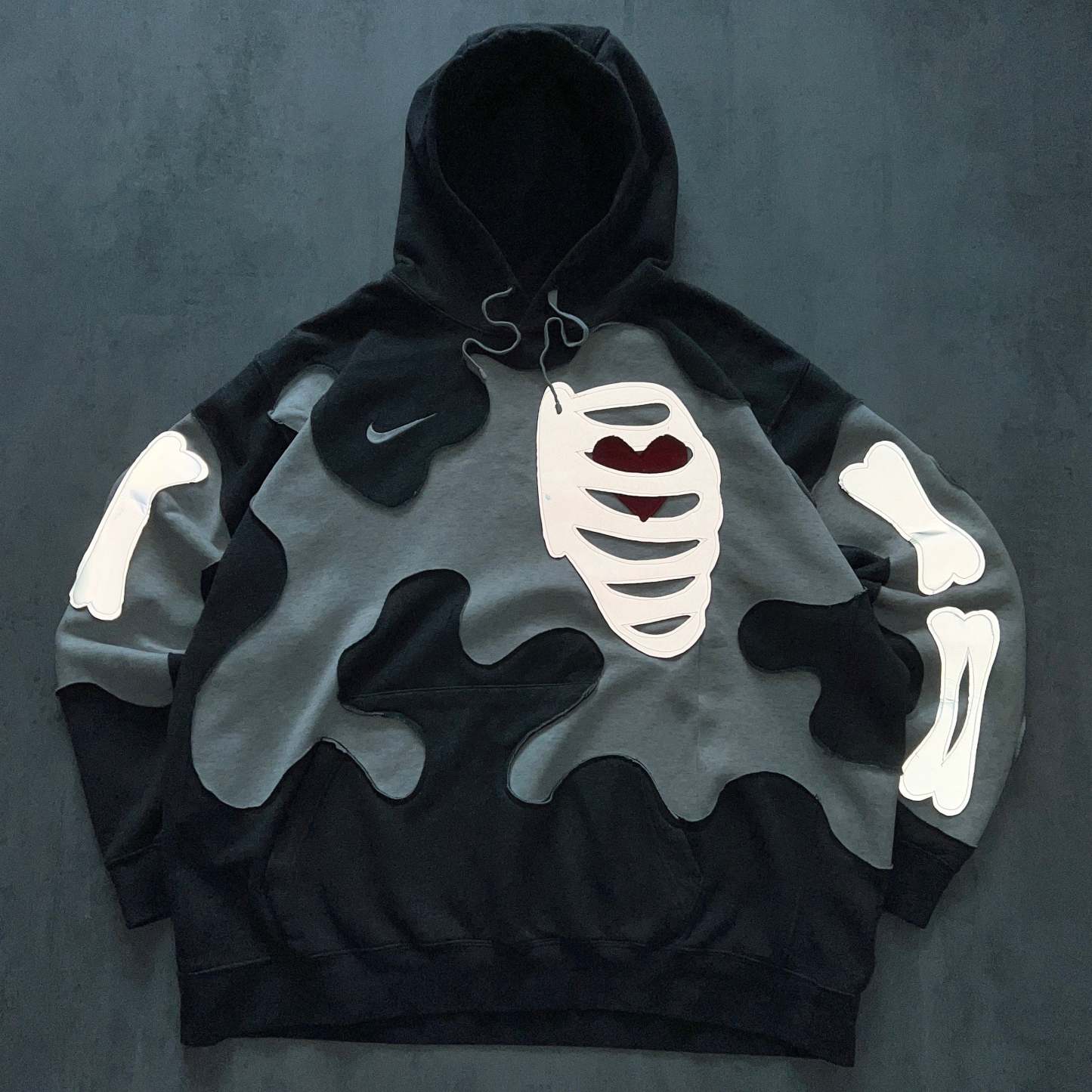 'HEART & BONES' REFLECTIVE HOODIE (XXL)