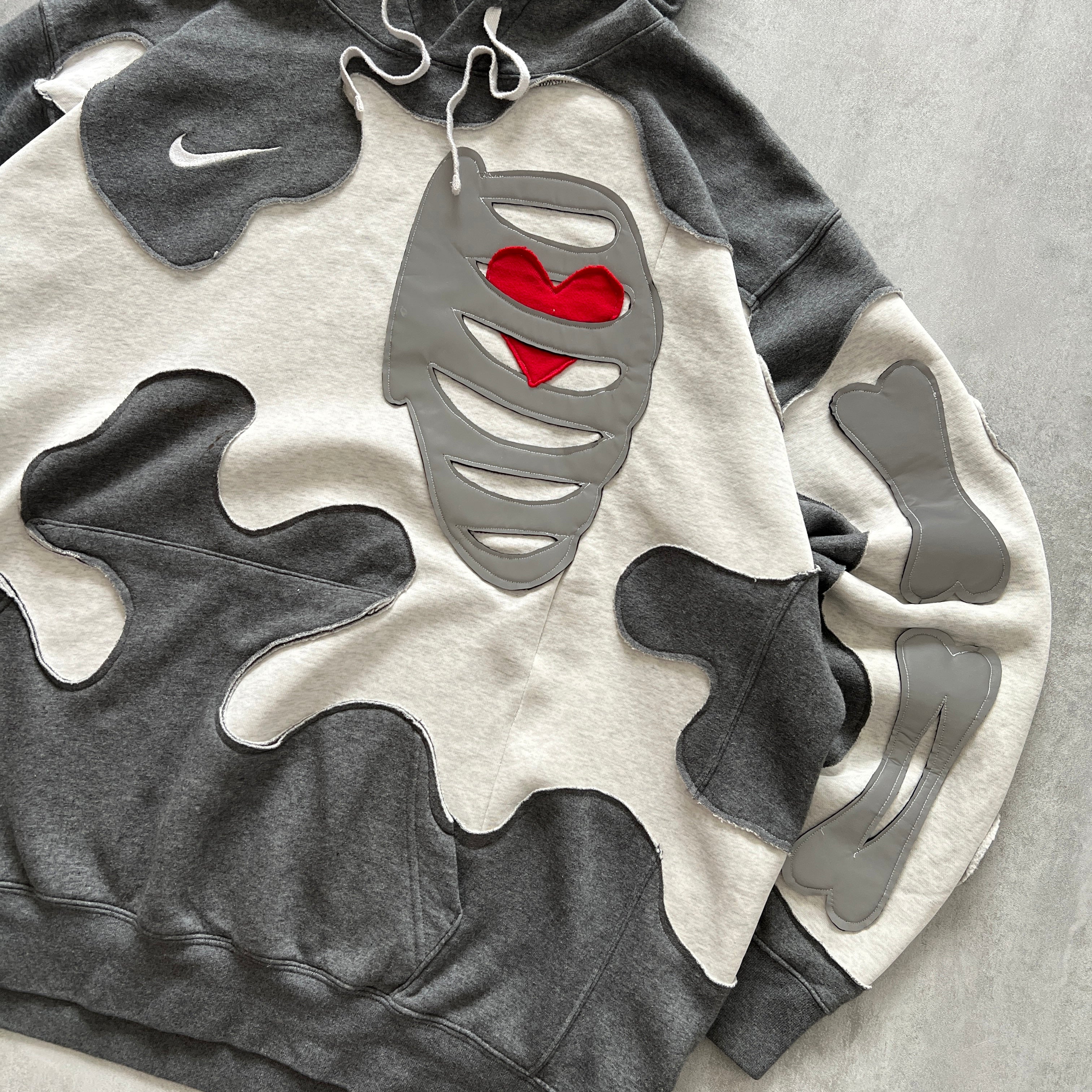 'HEART & BONES' REFLECTIVE HOODIE (XXL)