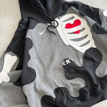 'HEART & BONES' HOODIE (XL)