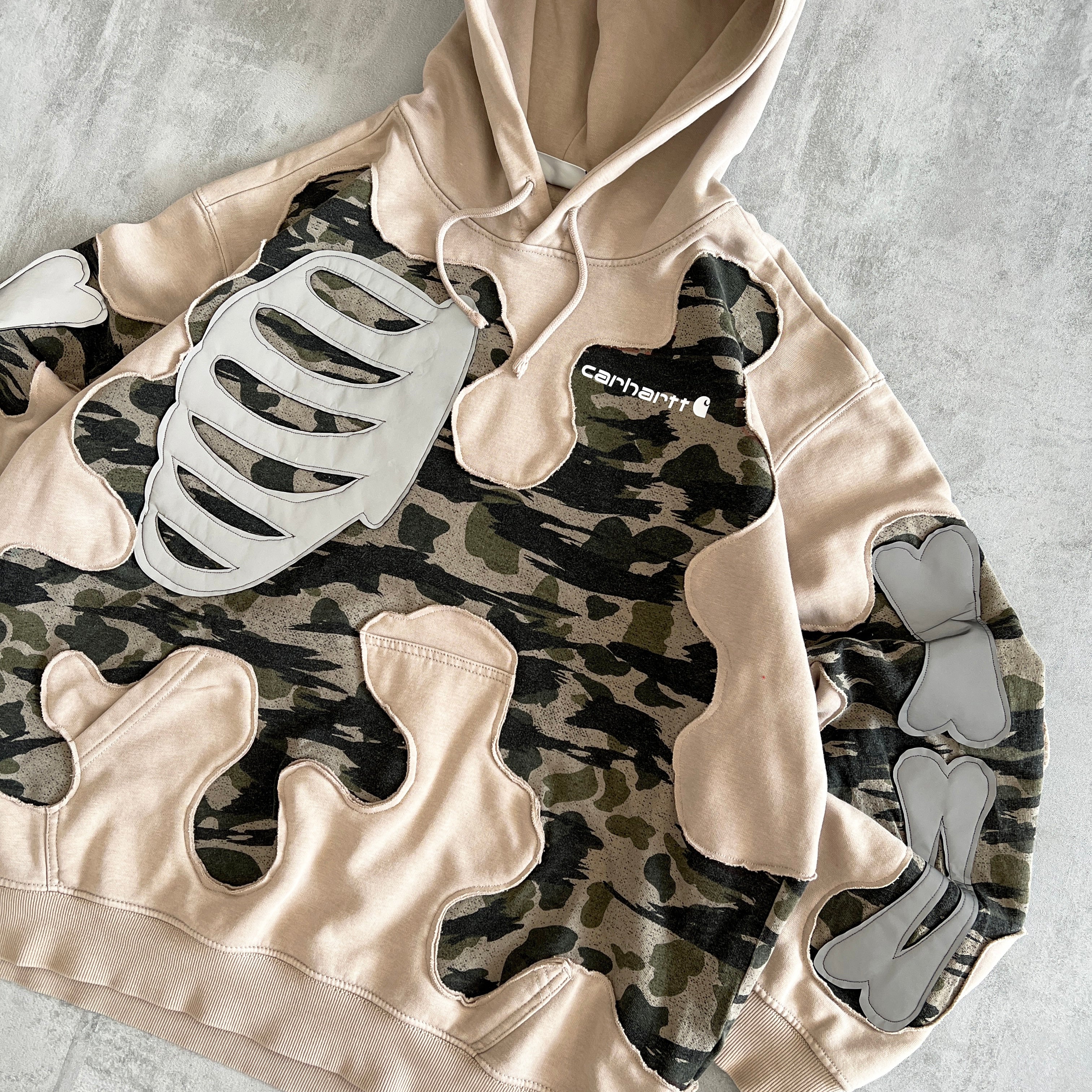 'BONES' REFLECTIVE HOODIE (L)