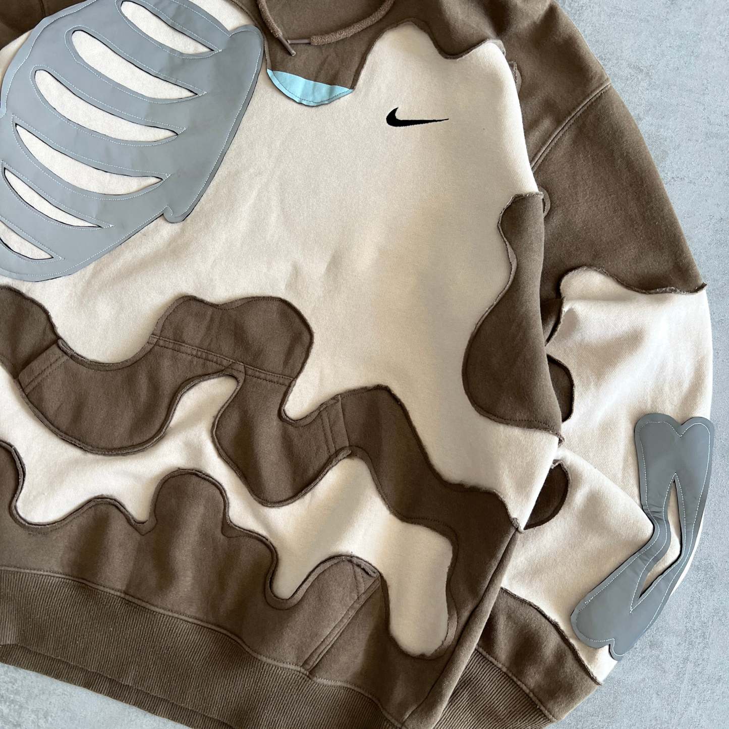 'BONES' REFLECTIVE HOODIE (M)