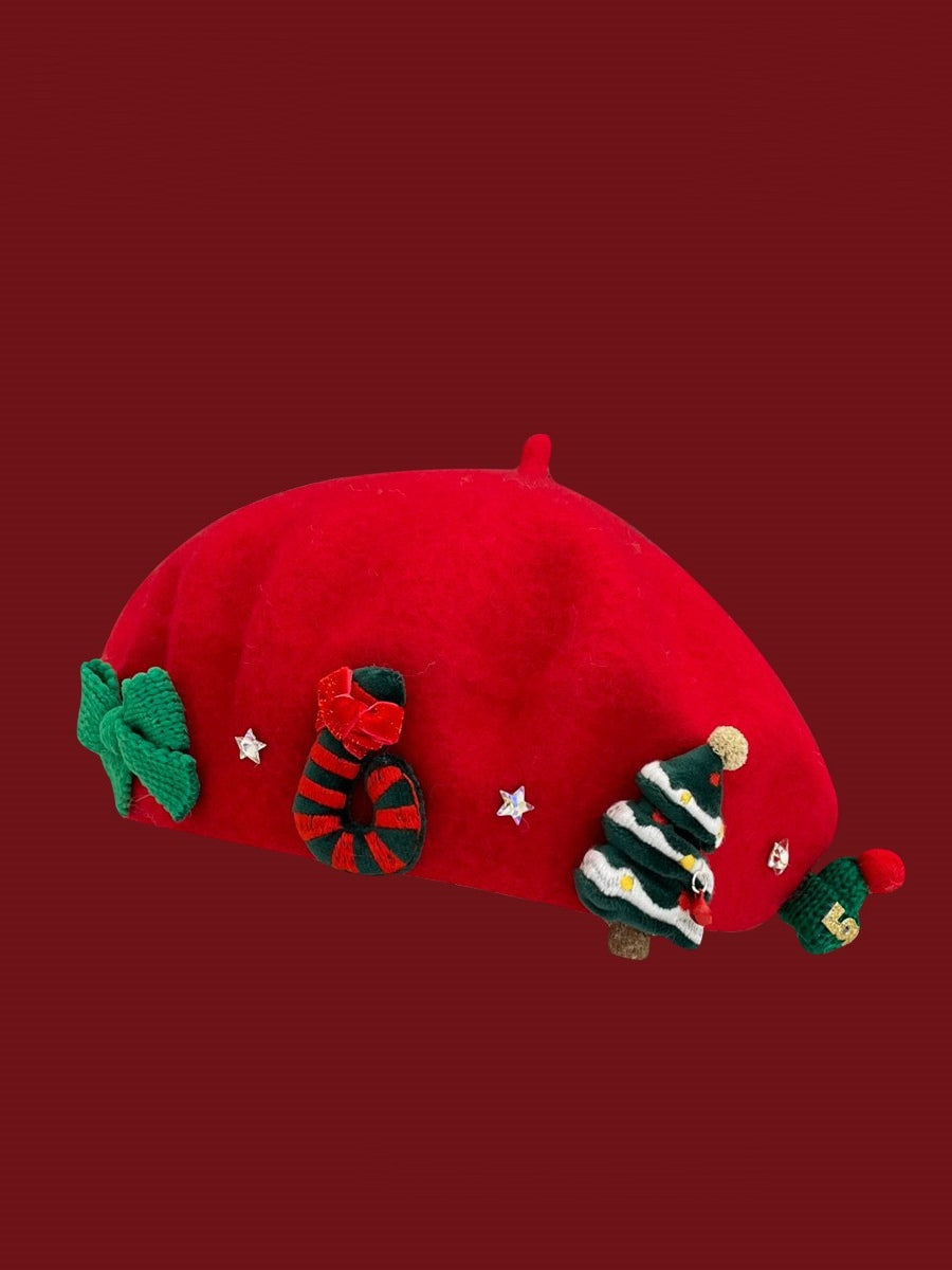 Christmas-themed patchwork red wool beret-thevervian
