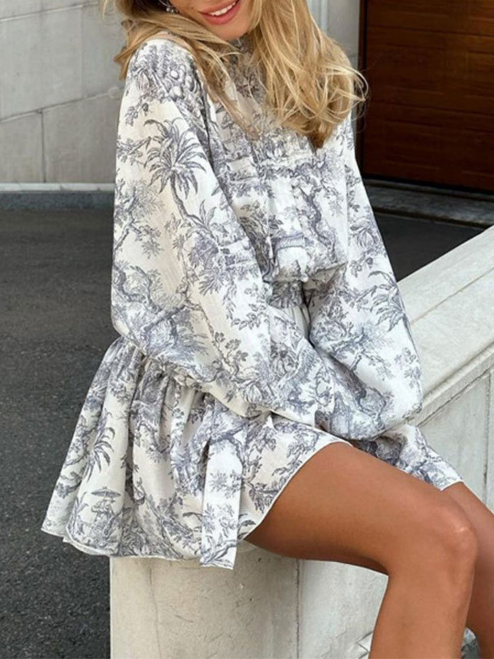 Elegant long-sleeved tie-neck printed dress-thevervian