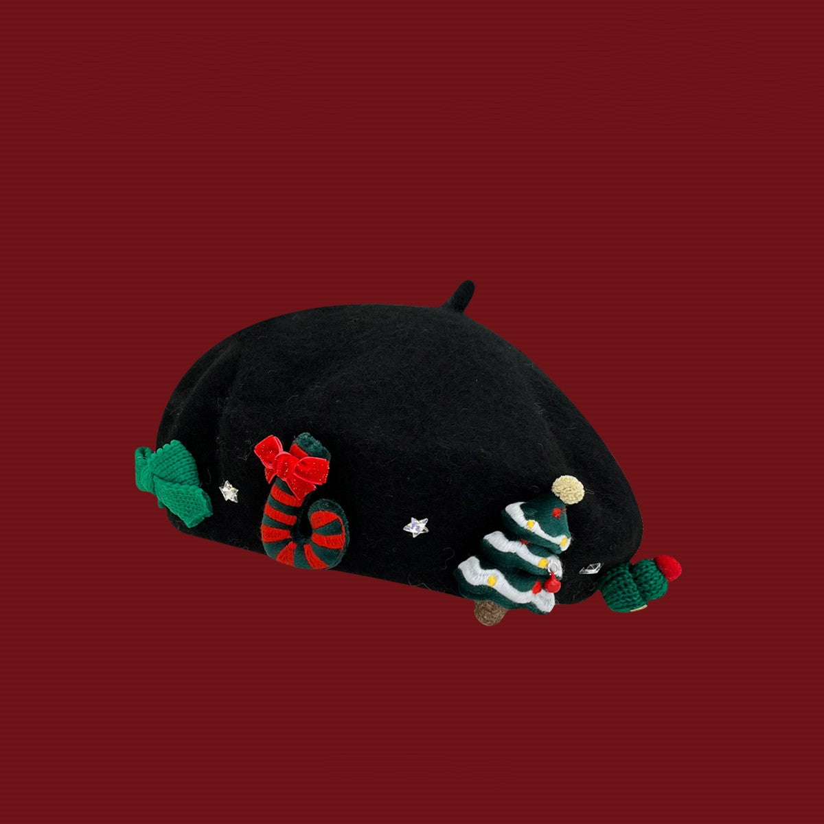 Christmas-themed patchwork red wool beret-thevervian
