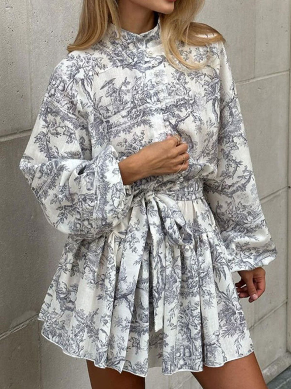 Elegant long-sleeved tie-neck printed dress-thevervian