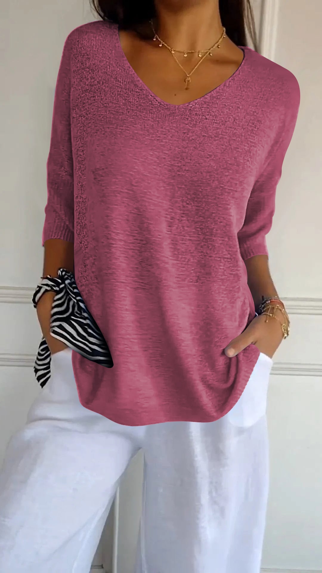 Solid Color Knitted V-neck Top-thevervian