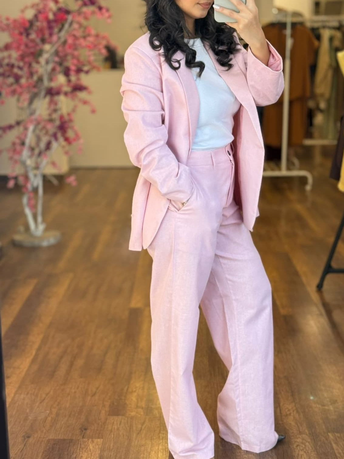 Pink Elegant and Modern Two-piece Suit-thevervian