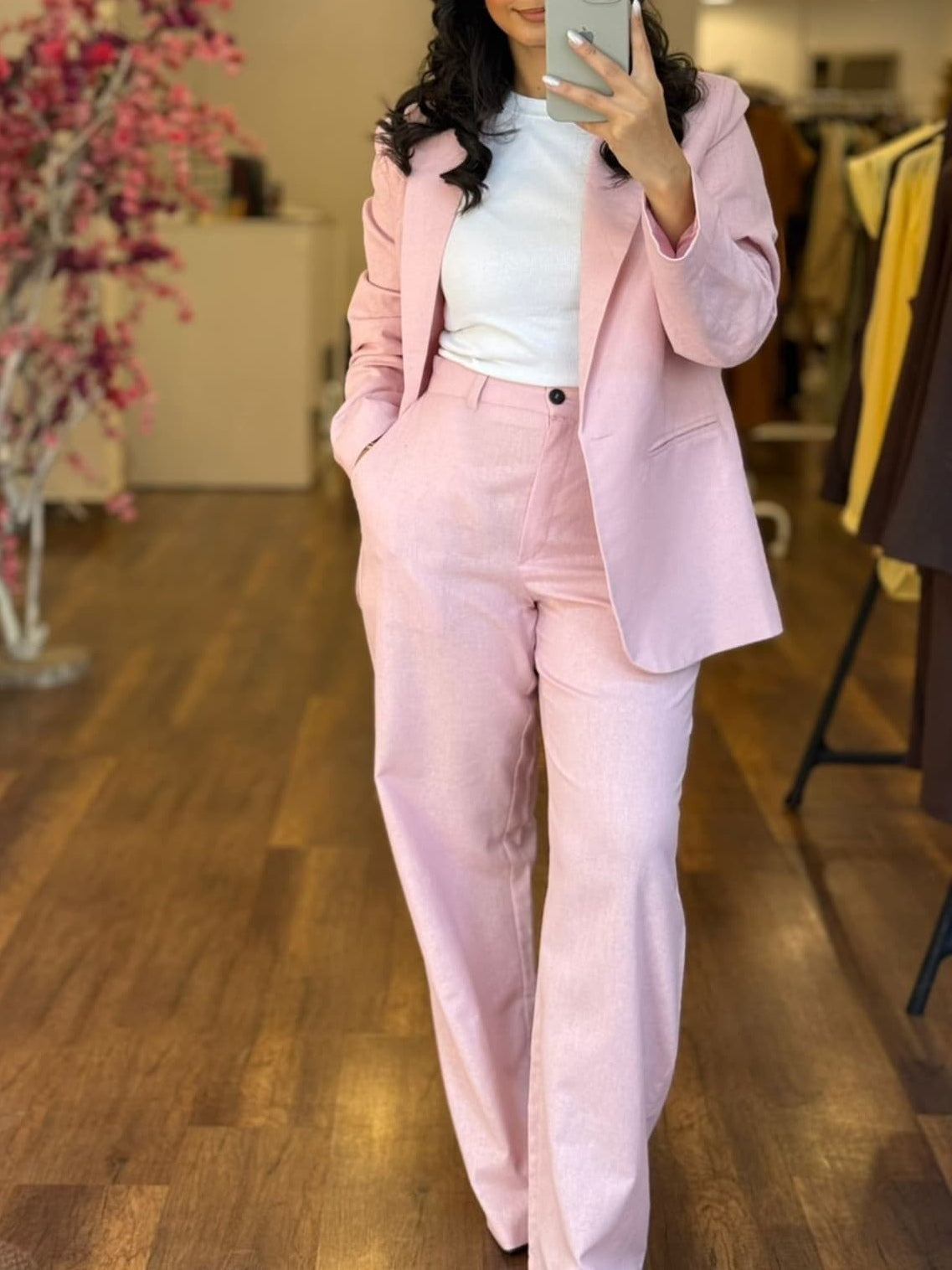 Pink Elegant and Modern Two-piece Suit-thevervian