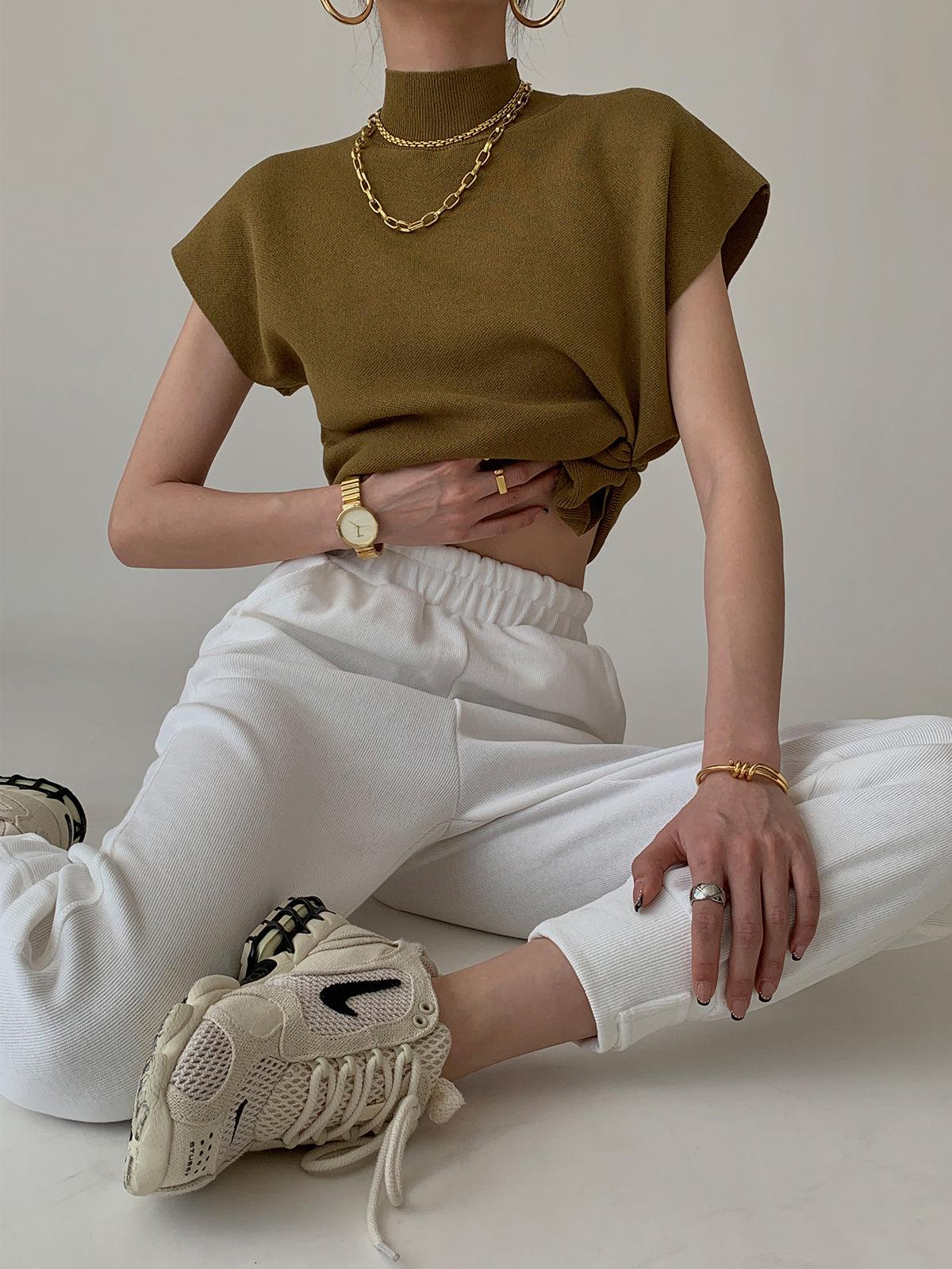 Leisurely Solid Pullover Sweater Vest-thevervian