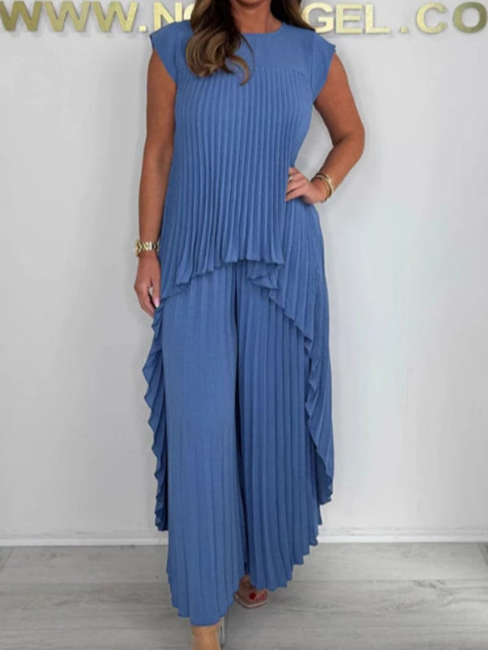 Crew neck top Pleated straight pants Two-piece suit-thevervian