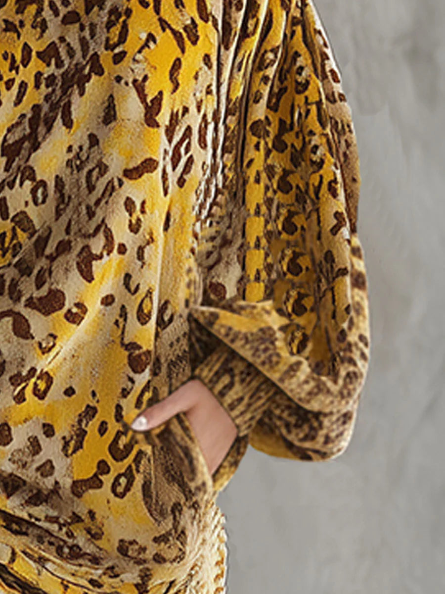 Retro loose-fitting yellow leopard print velvet mini dress-thevervian