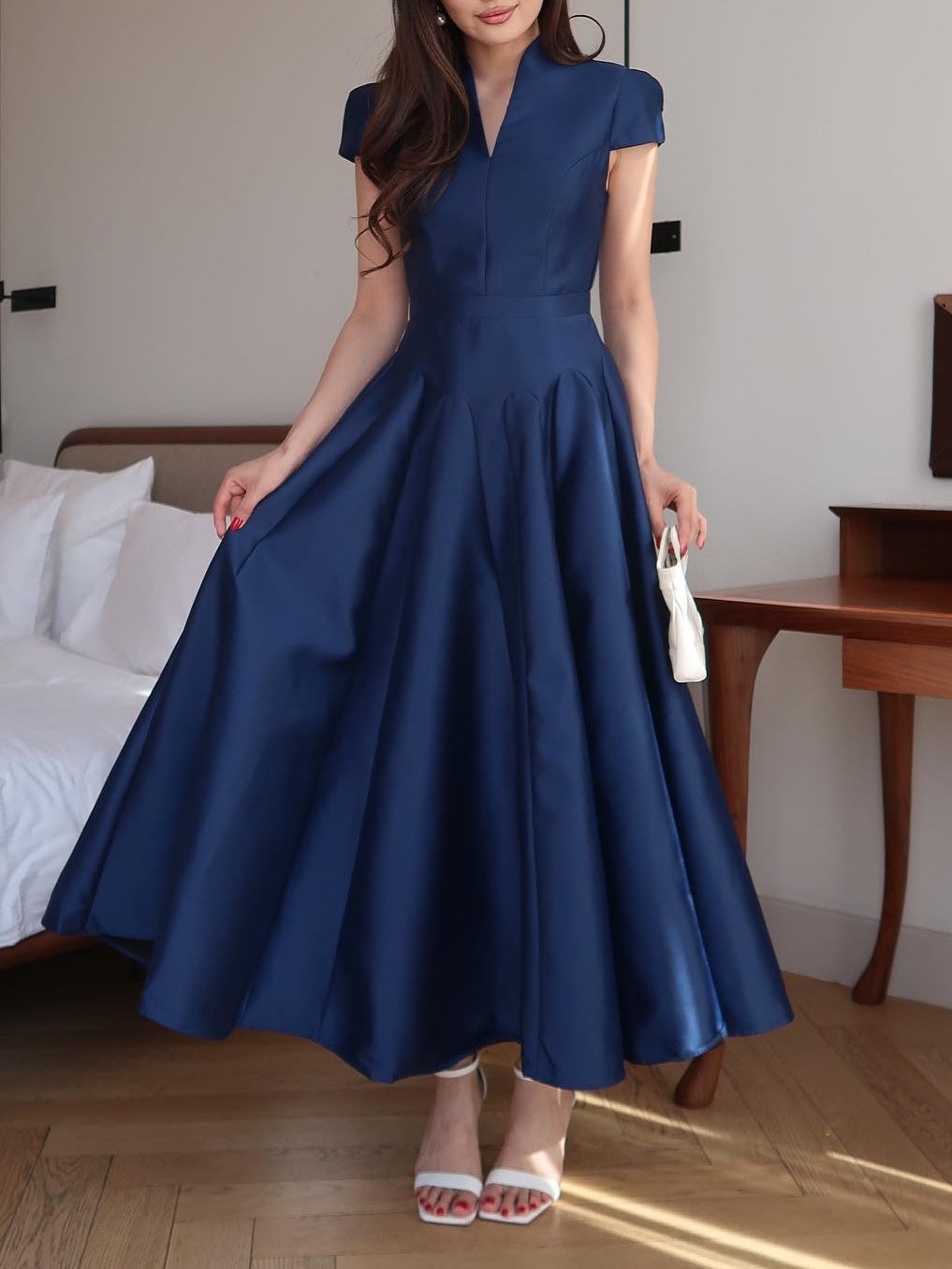 Elegant Dark Blue V-neck Long Dress-thevervian