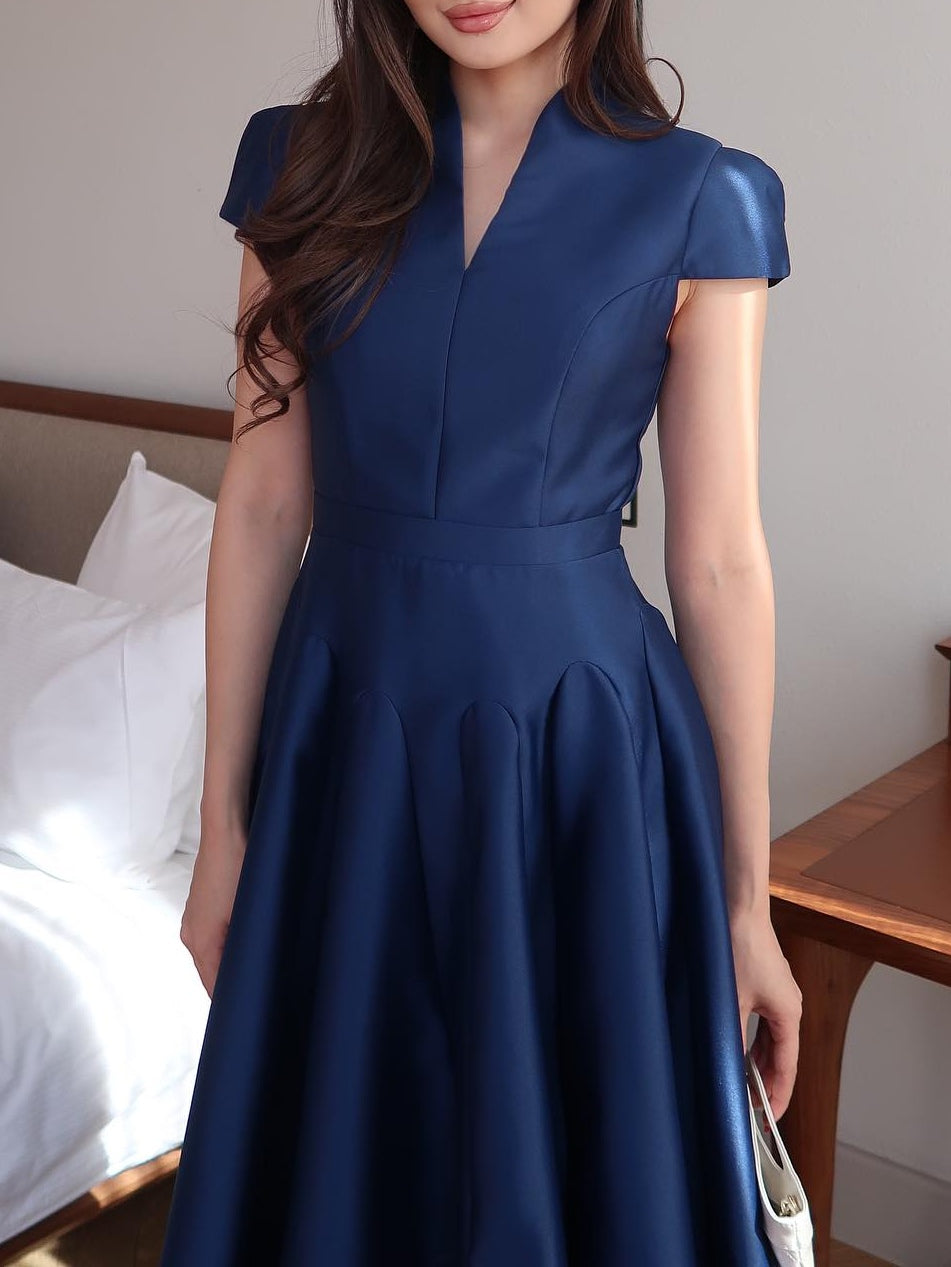 Elegant Dark Blue V-neck Long Dress-thevervian