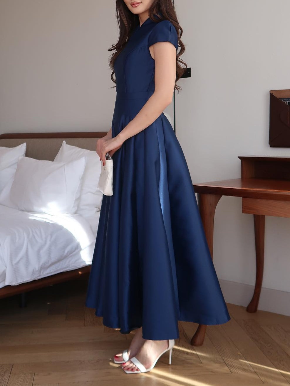 Elegant Dark Blue V-neck Long Dress-thevervian