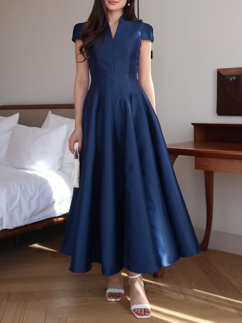 Elegant Dark Blue V-neck Long Dress-thevervian