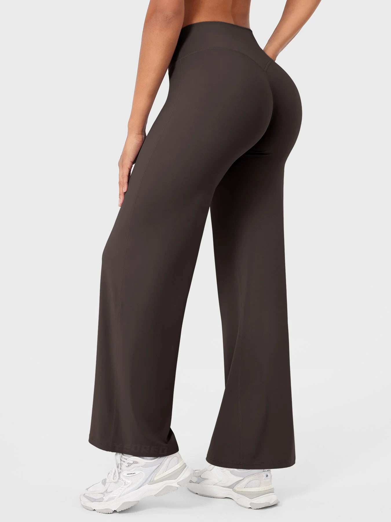 the VIRAL high-waisted straight-leg leggings