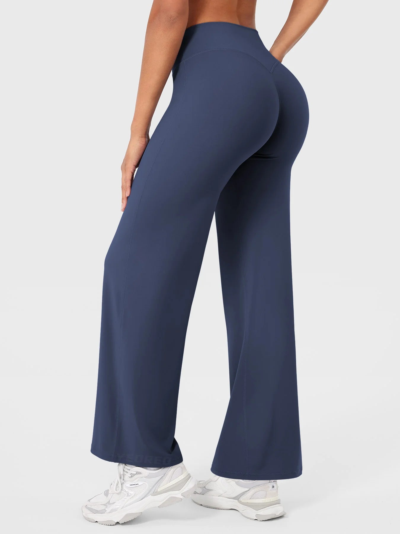 the VIRAL high-waisted straight-leg leggings