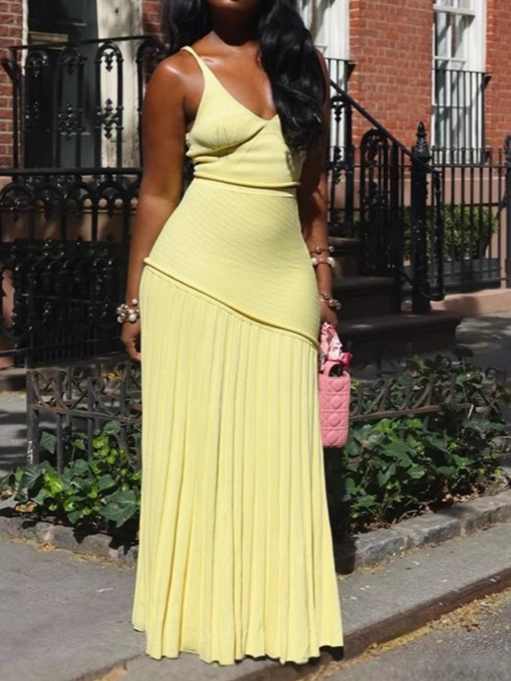 V-neck vest + hip-wrapped pleated skirt knitted suit-thevervian