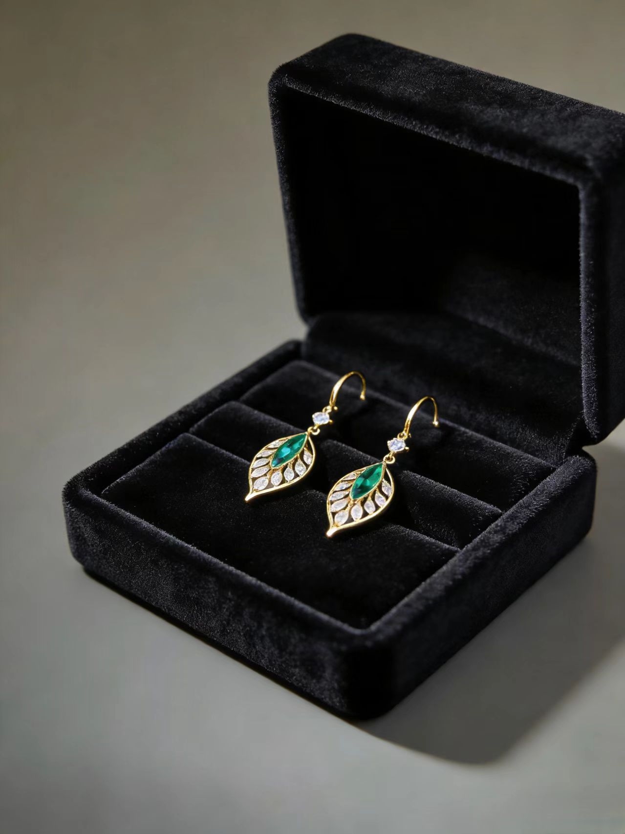 Green Leaf Hollow Studs