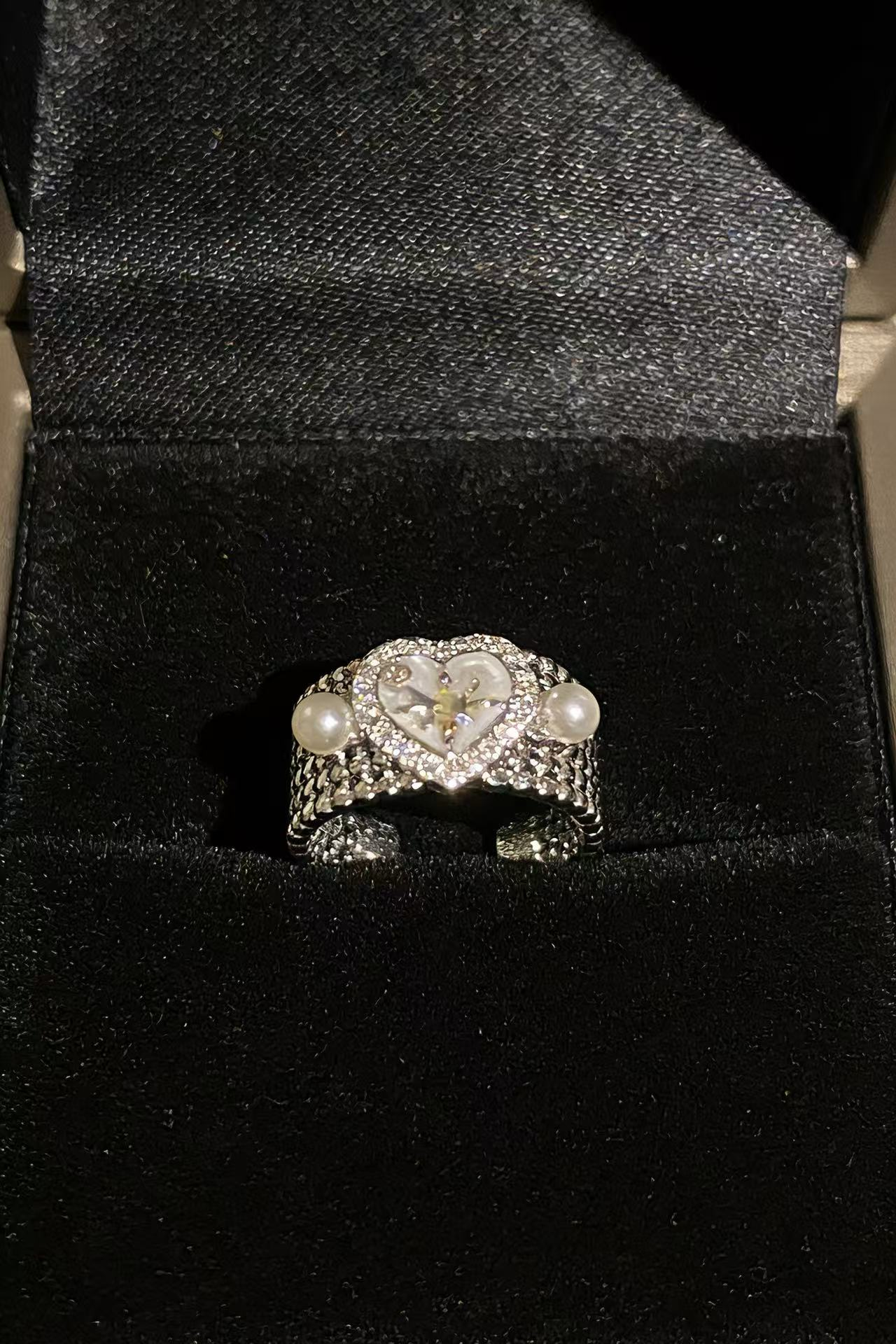 Hollow Heart Gleam Ring