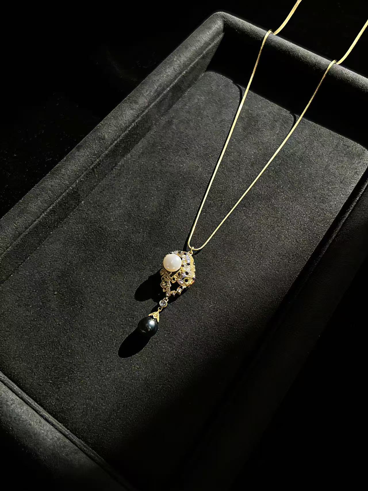 Iridescent Drop Choker