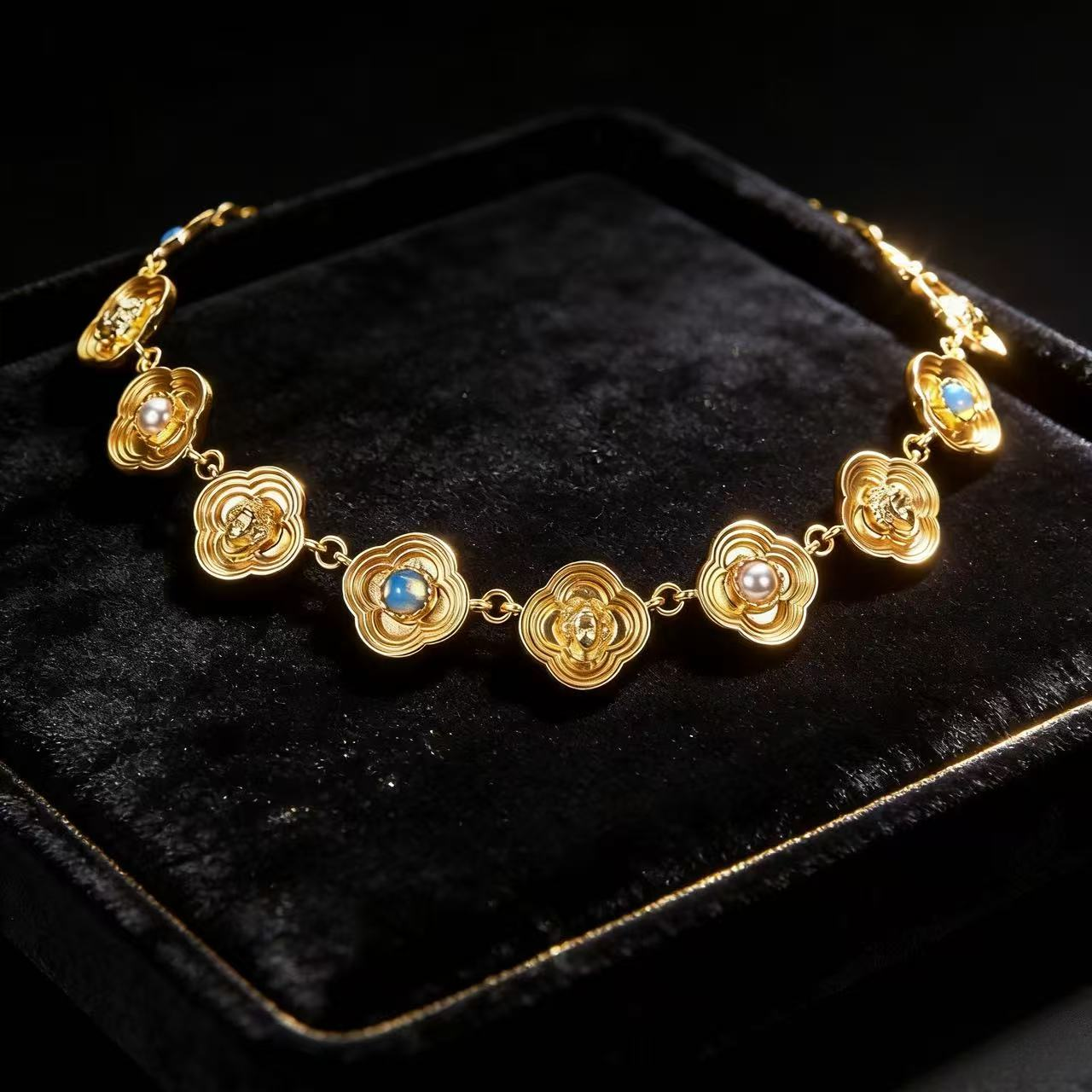 Marigold Message Choker