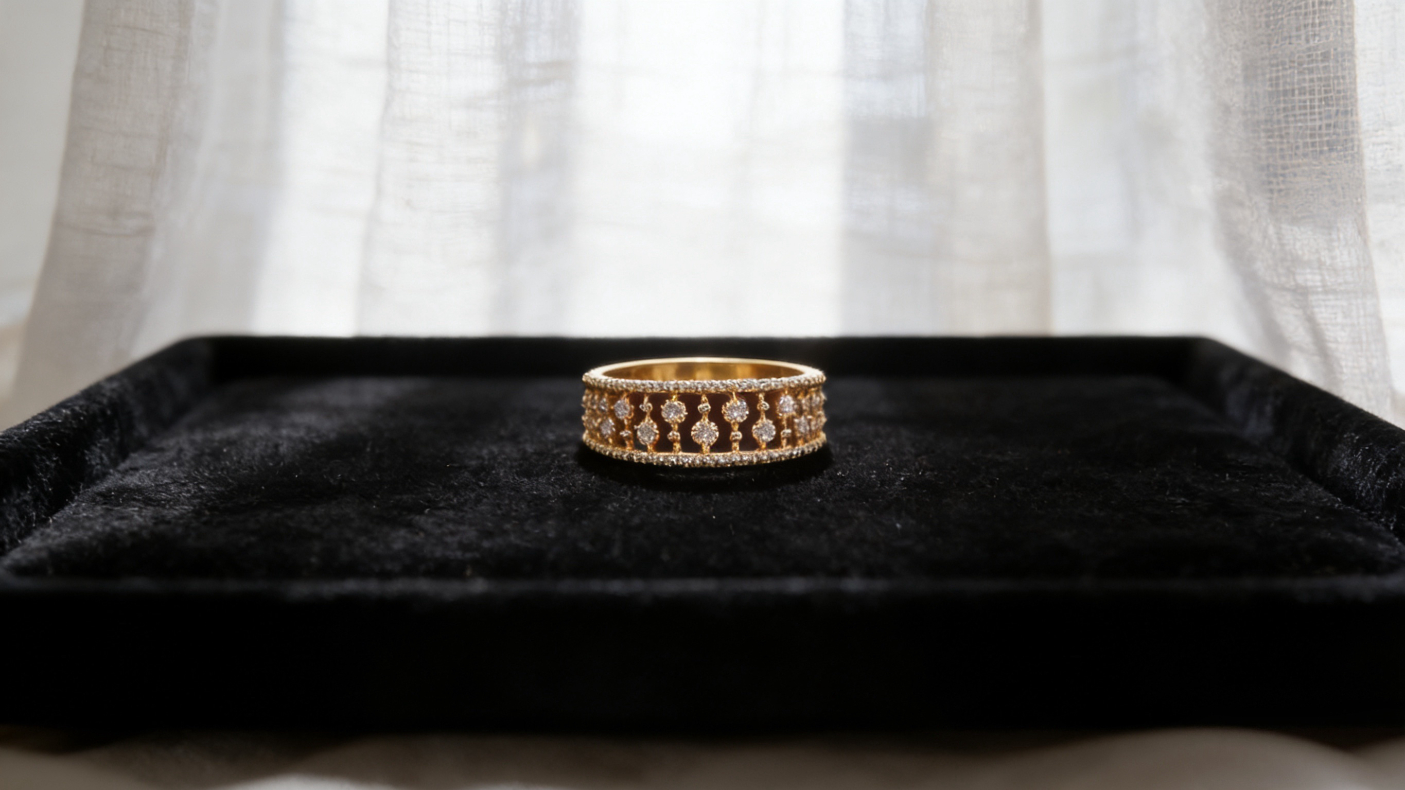 Golden Halo Diamond Ring Set