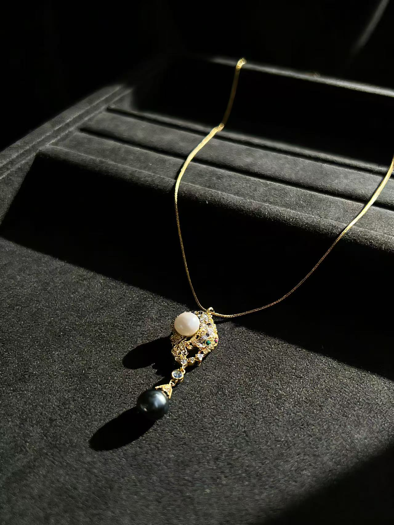 Iridescent Drop Choker