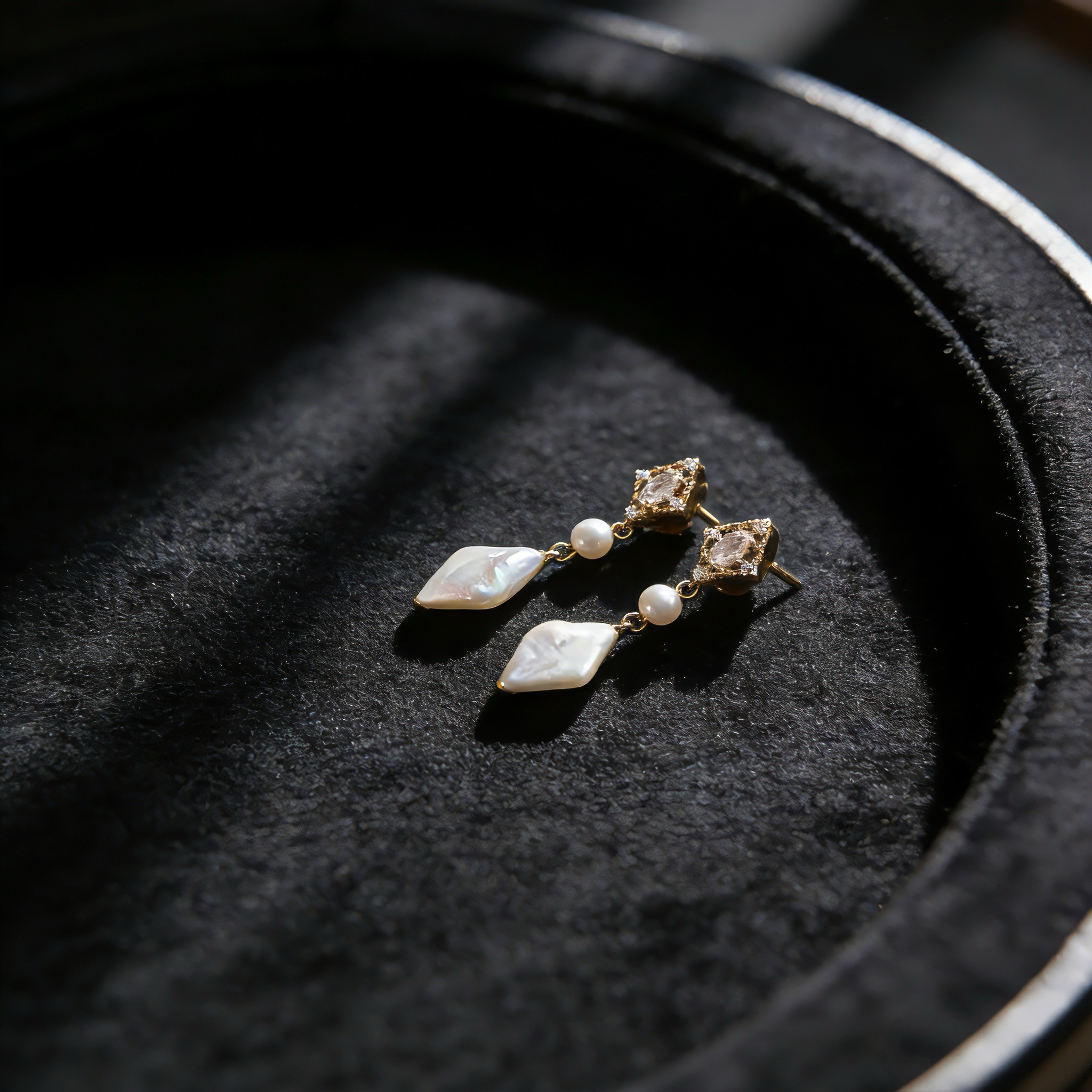 Pearl Rhombus Drop Earrings