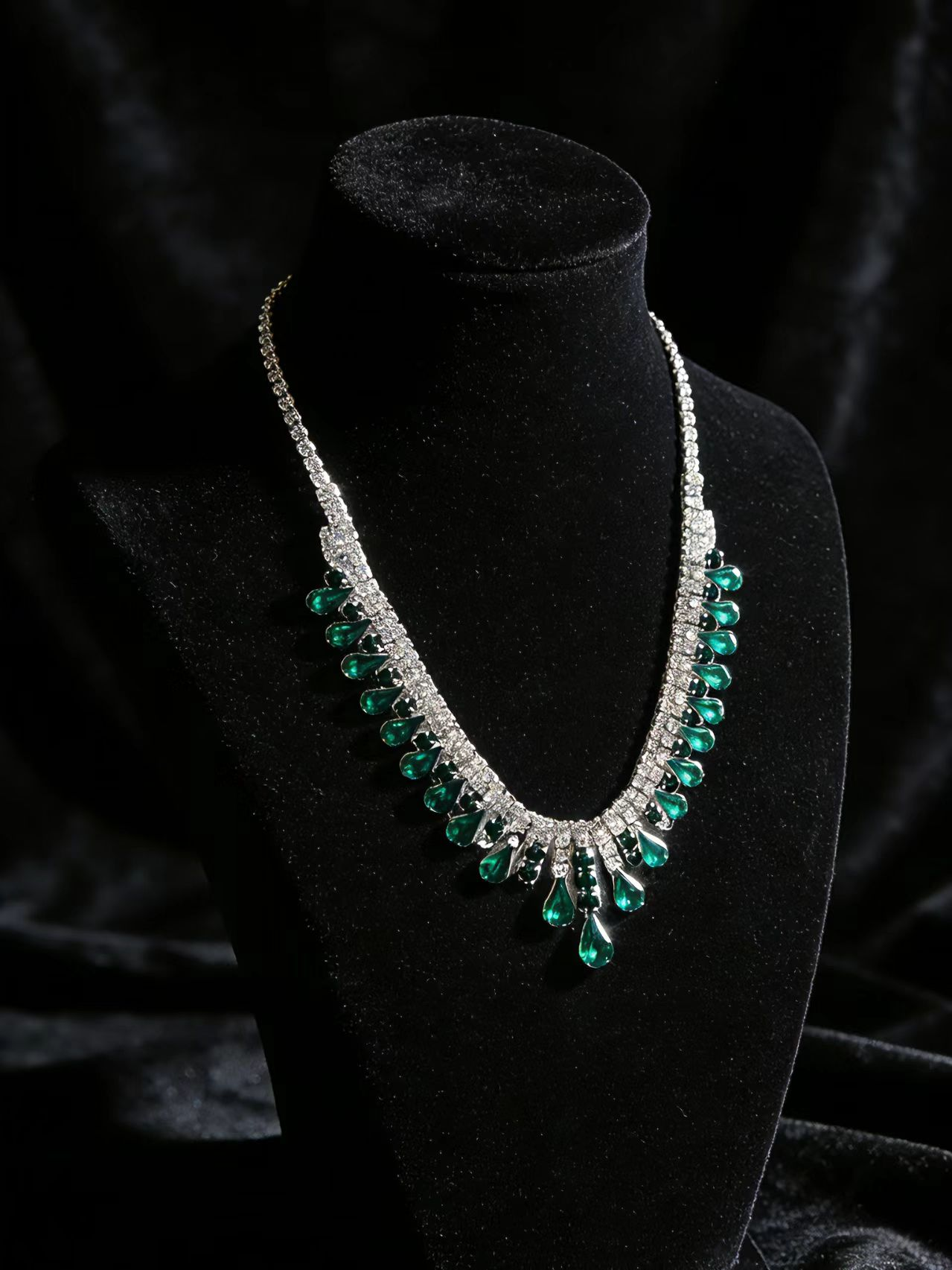 Verdant Diamond Row Choker