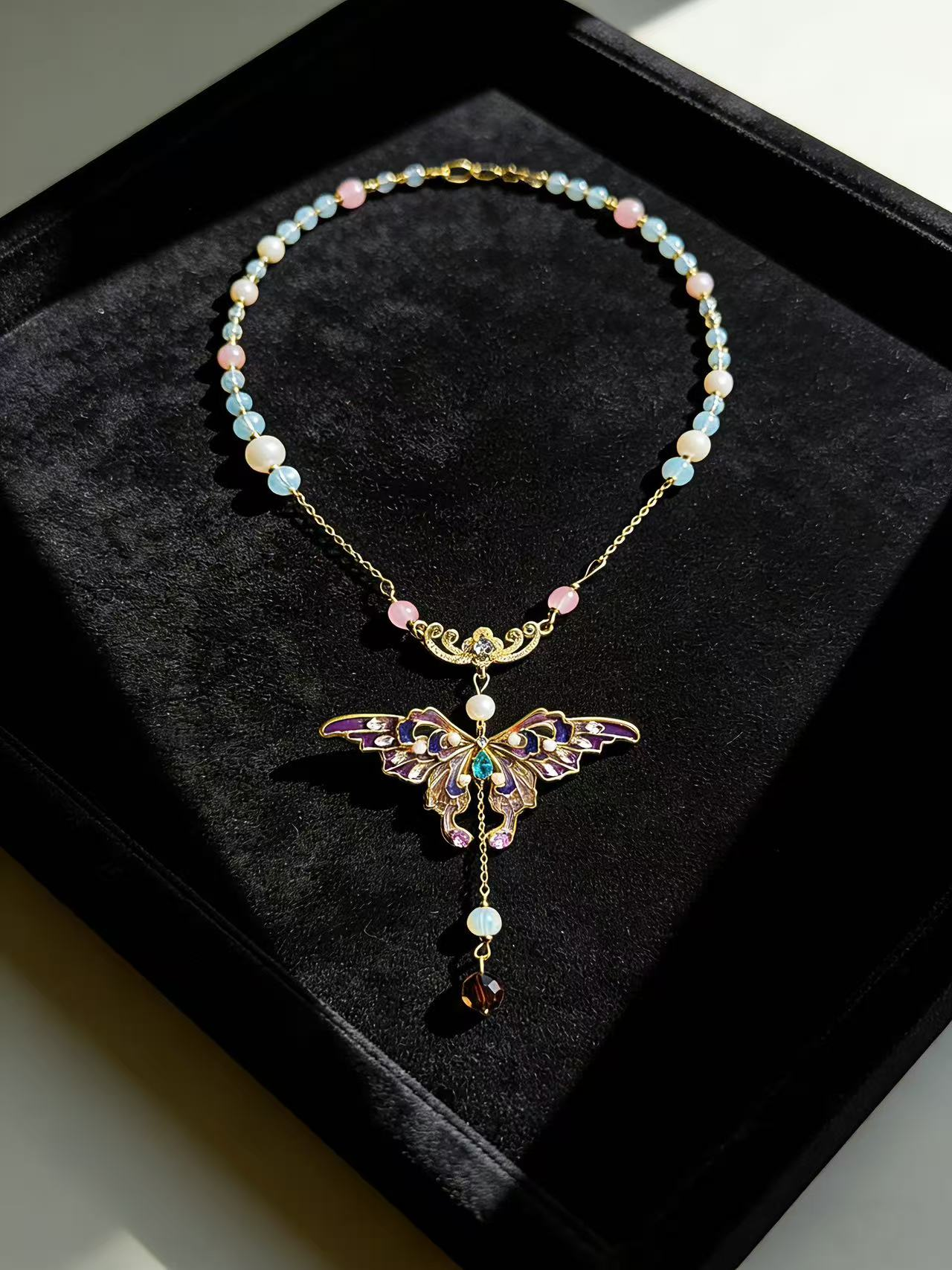 Iridescent Wing Halo Choker