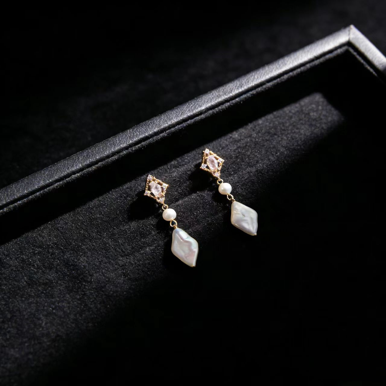 Pearl Rhombus Drop Earrings