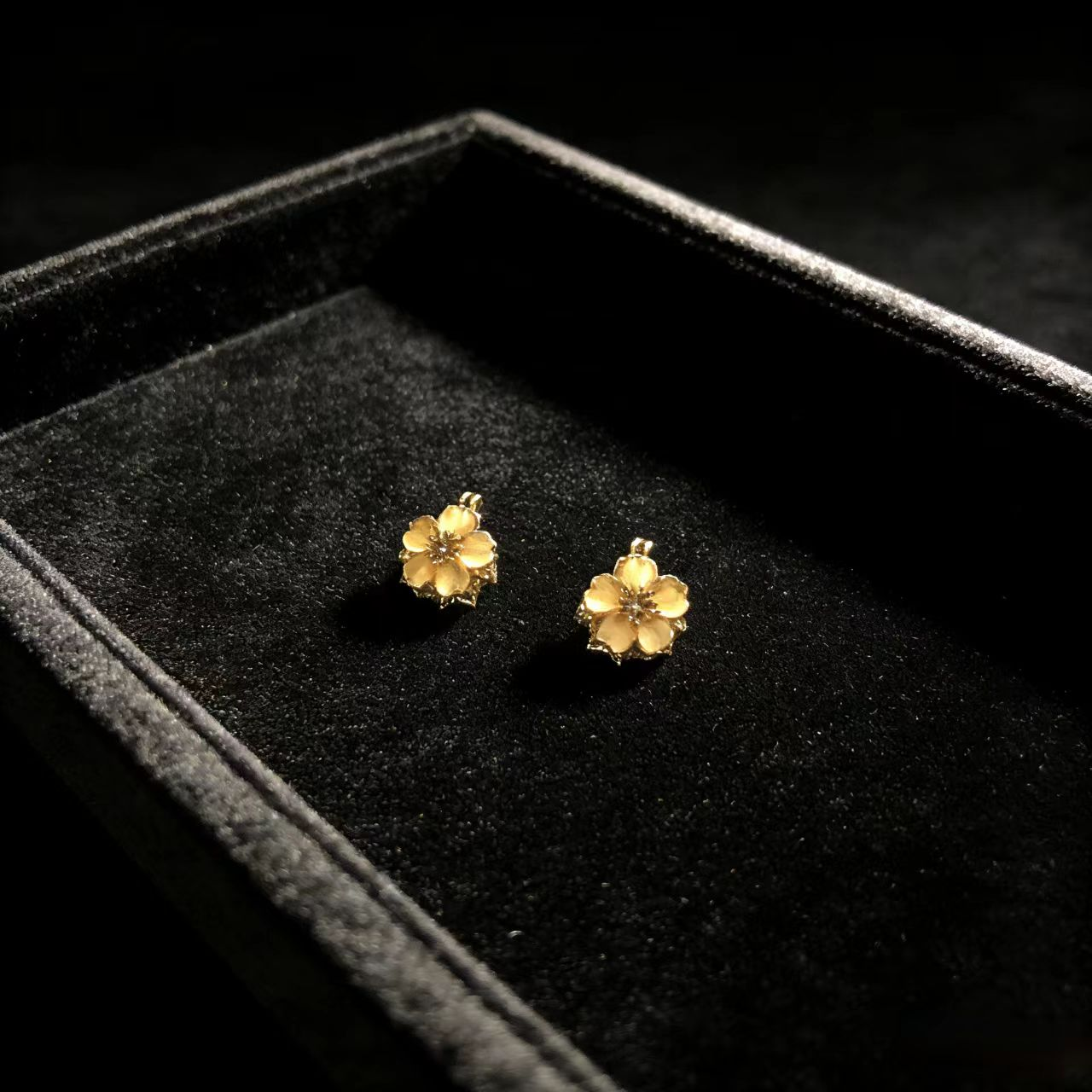 Marigold Bud Studs
