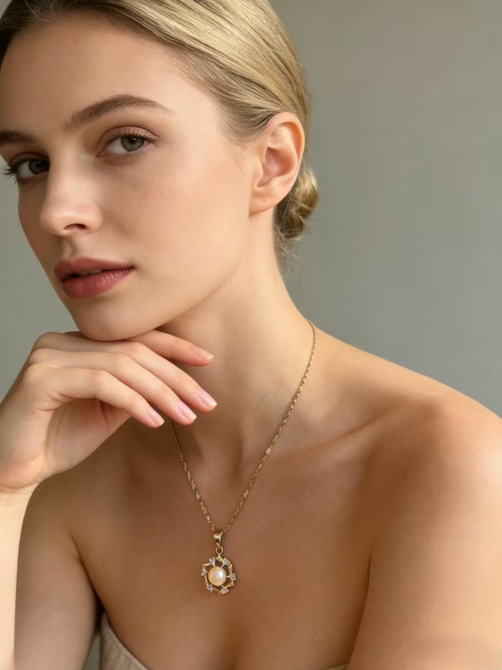 Bloom Core Pearl Choker