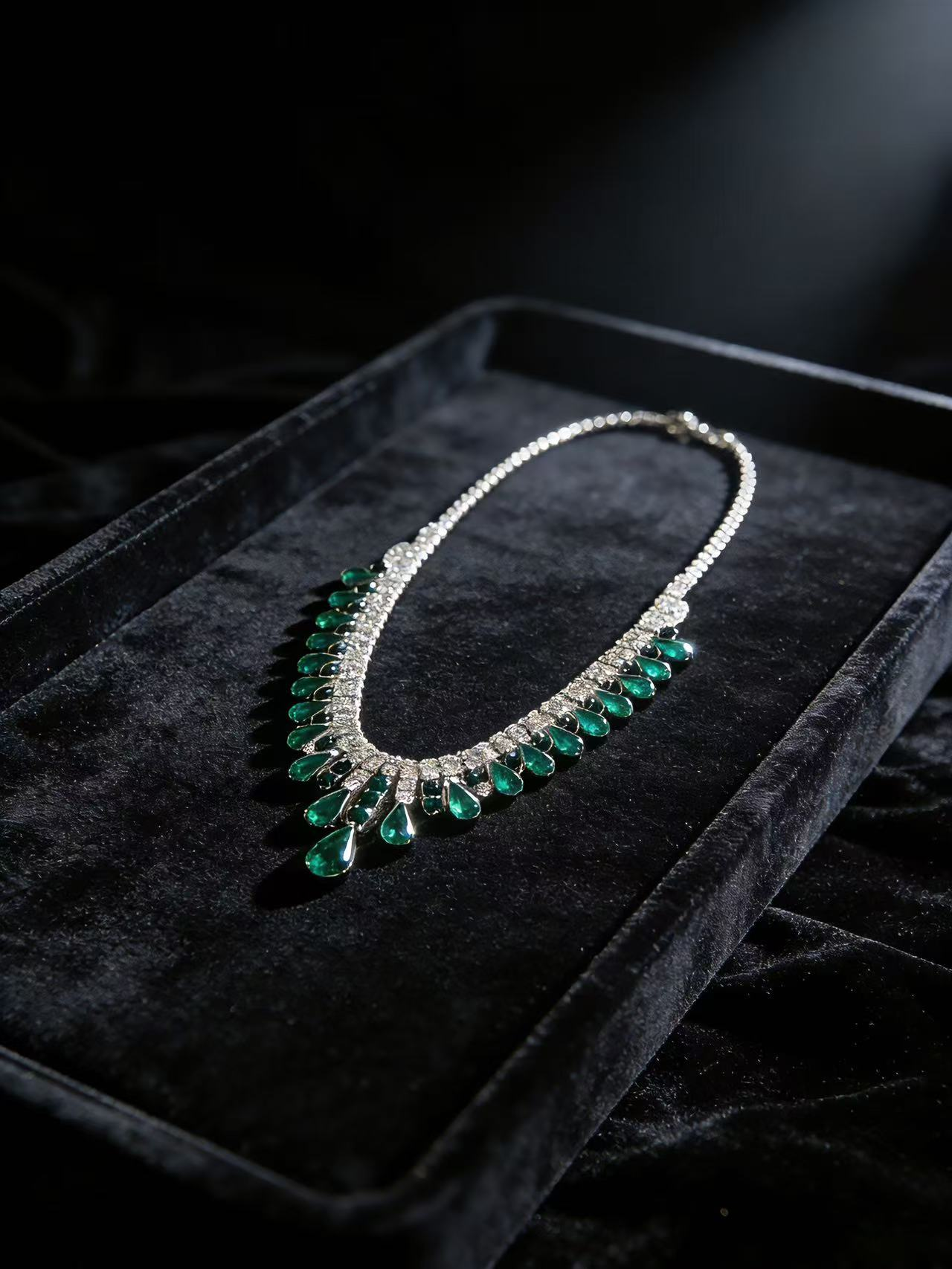 Verdant Diamond Row Choker
