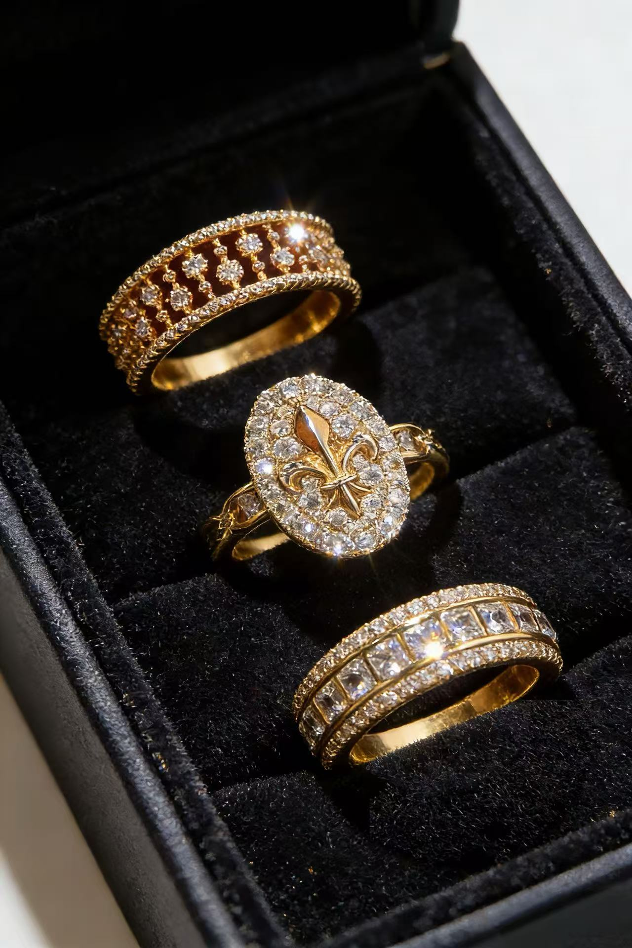 Golden Halo Diamond Ring Set