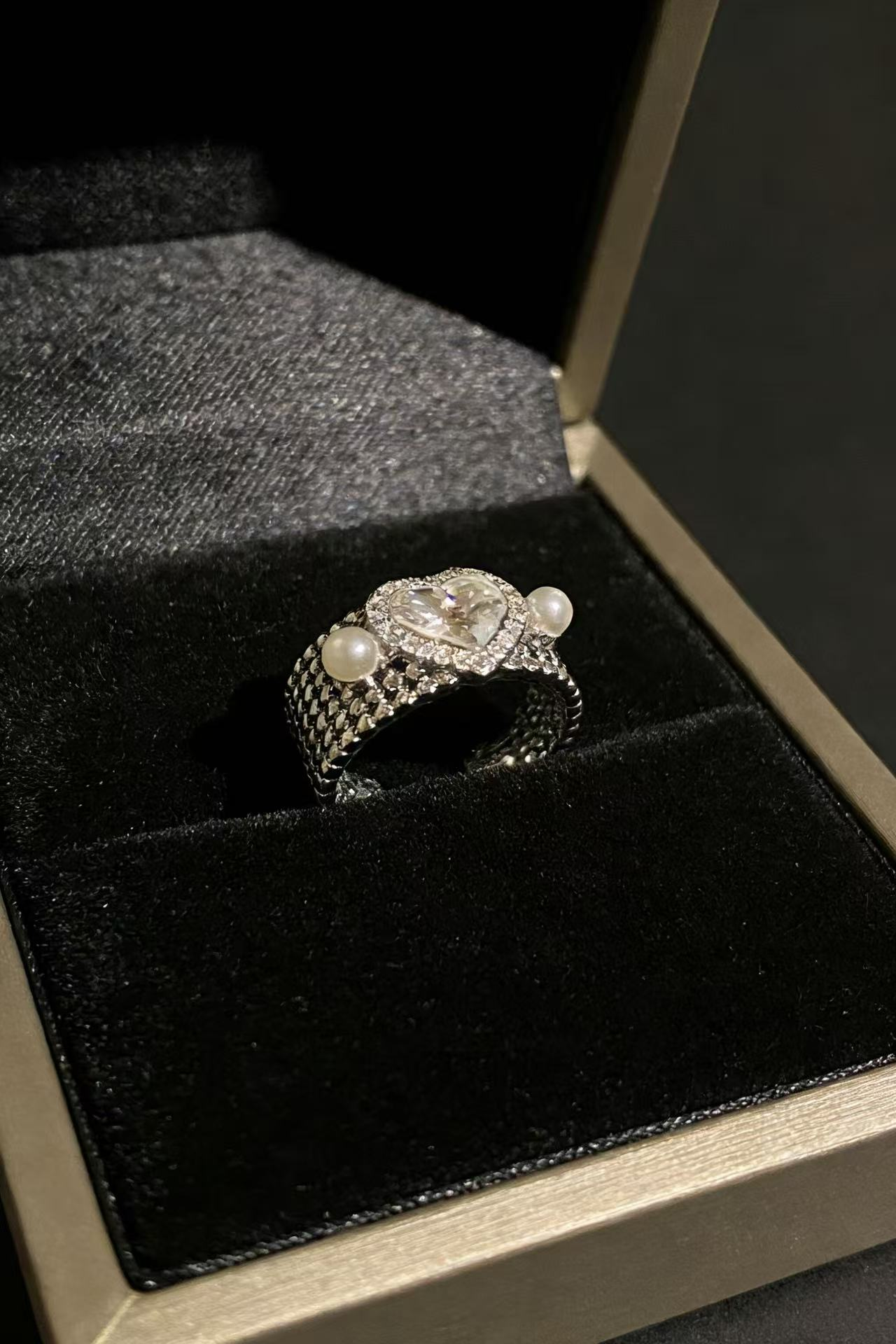 Hollow Heart Gleam Ring