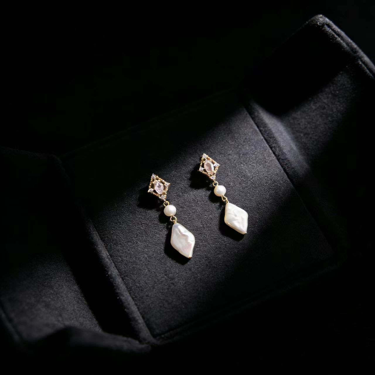 Pearl Rhombus Drop Earrings