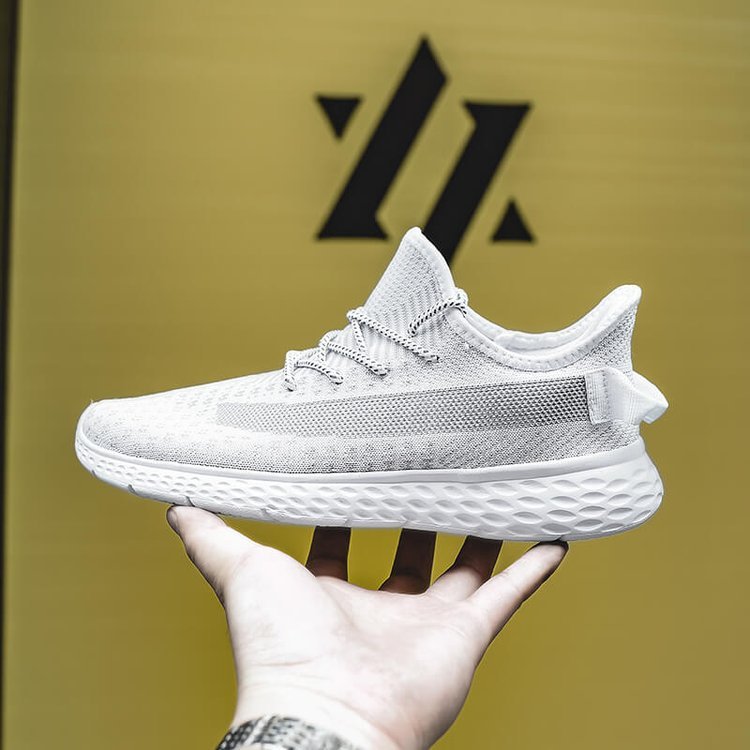 Men's Ultra-Light Fly-Knit Sneakers