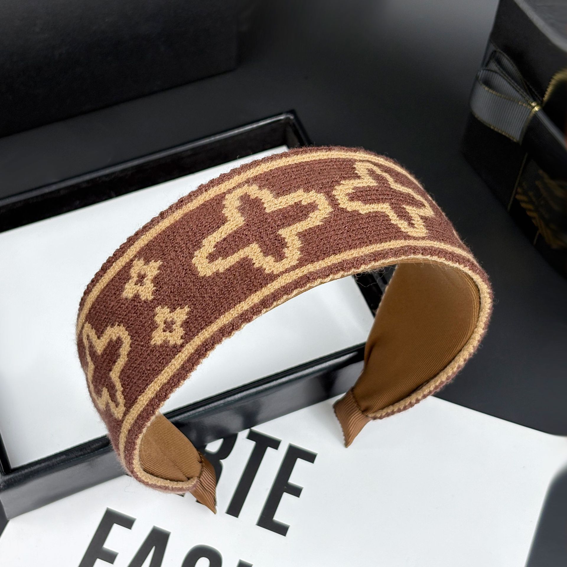 Korean Autumn And Winter Knitted Wide-Brimmed Headbands, Feminine And Versatile, Going Out And Pressing Hairbands, Hair Clips, Hairpins, Hair Accessories, Hair Accessories