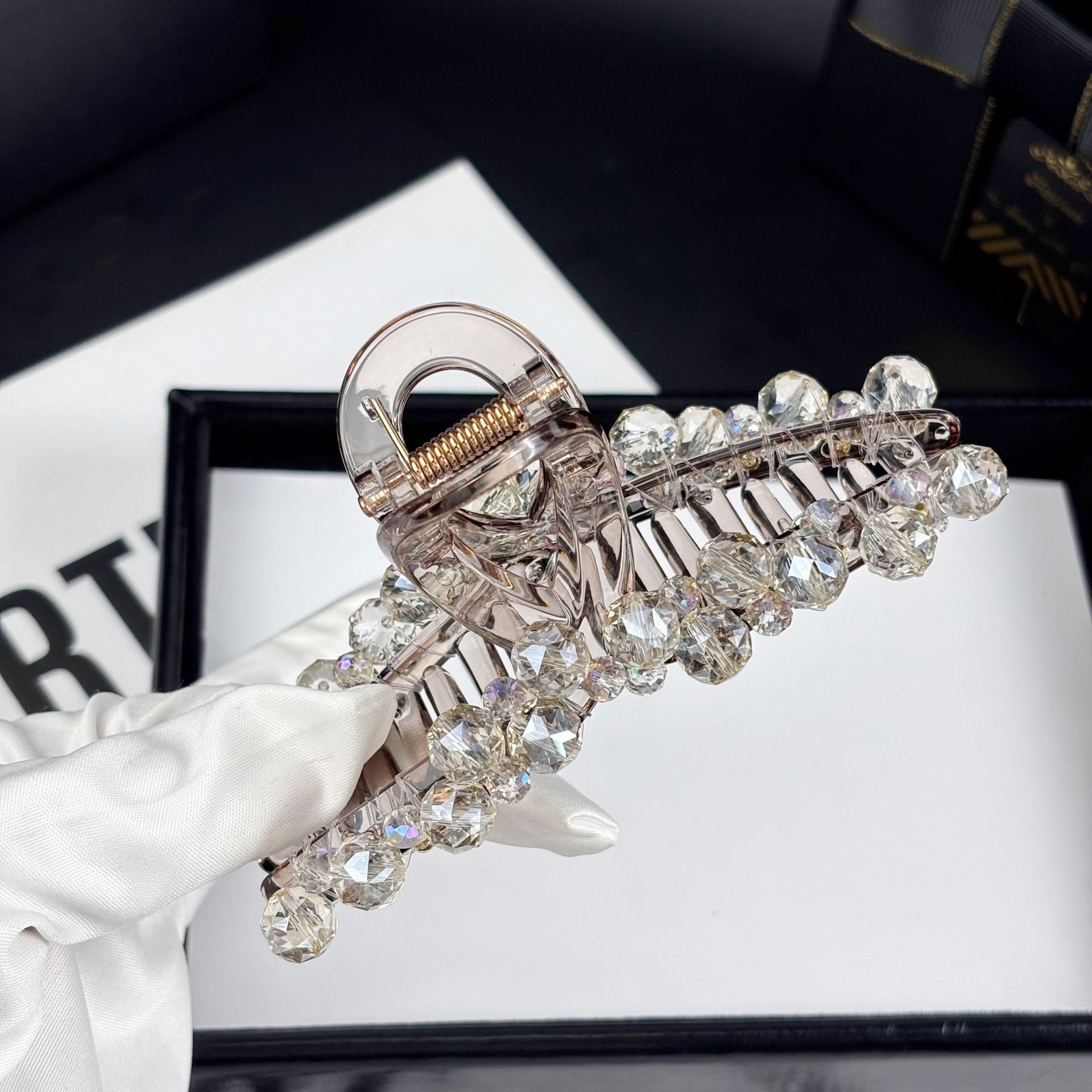 Korean Versatile Crystal Clip Large Hair Clip Retro Hair Clip Back Of The Head Hair Shark Clip Internet Celebrity 2025 New Style