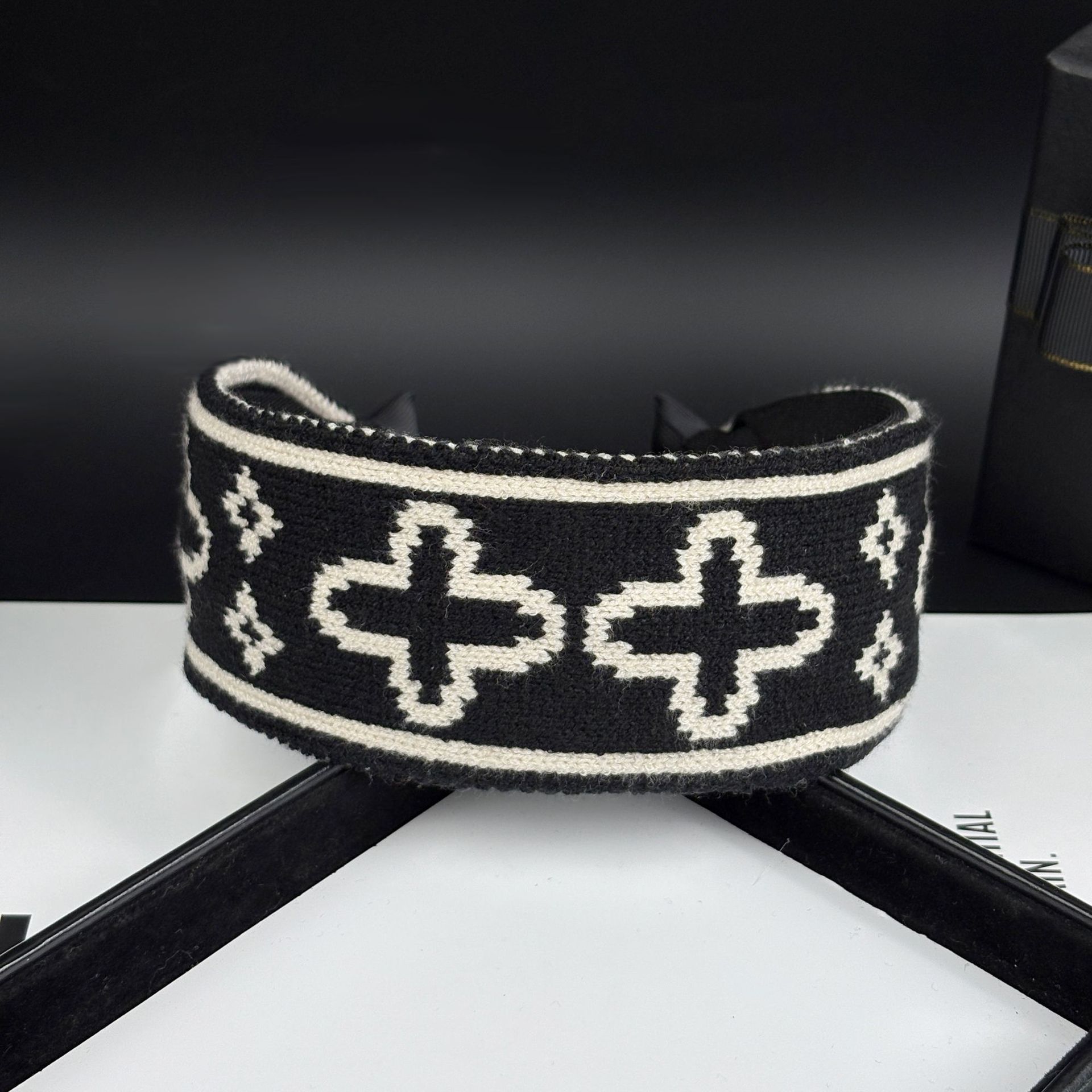 Korean Autumn And Winter Knitted Wide-Brimmed Headbands, Feminine And Versatile, Going Out And Pressing Hairbands, Hair Clips, Hairpins, Hair Accessories, Hair Accessories