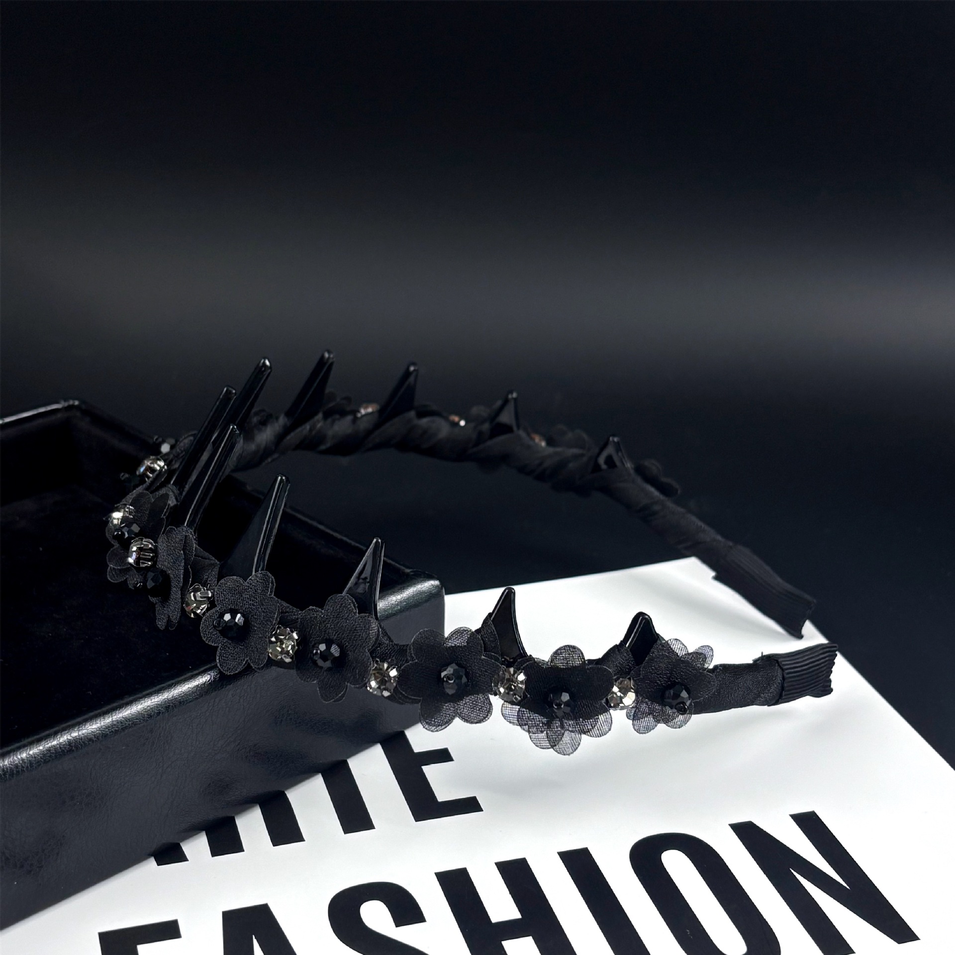 Hairbands For Women 2025 New High-End Hairpins, High-End, Fashionable, Versatile, Daily Wear, Toothed Headbands, Hair Accessories