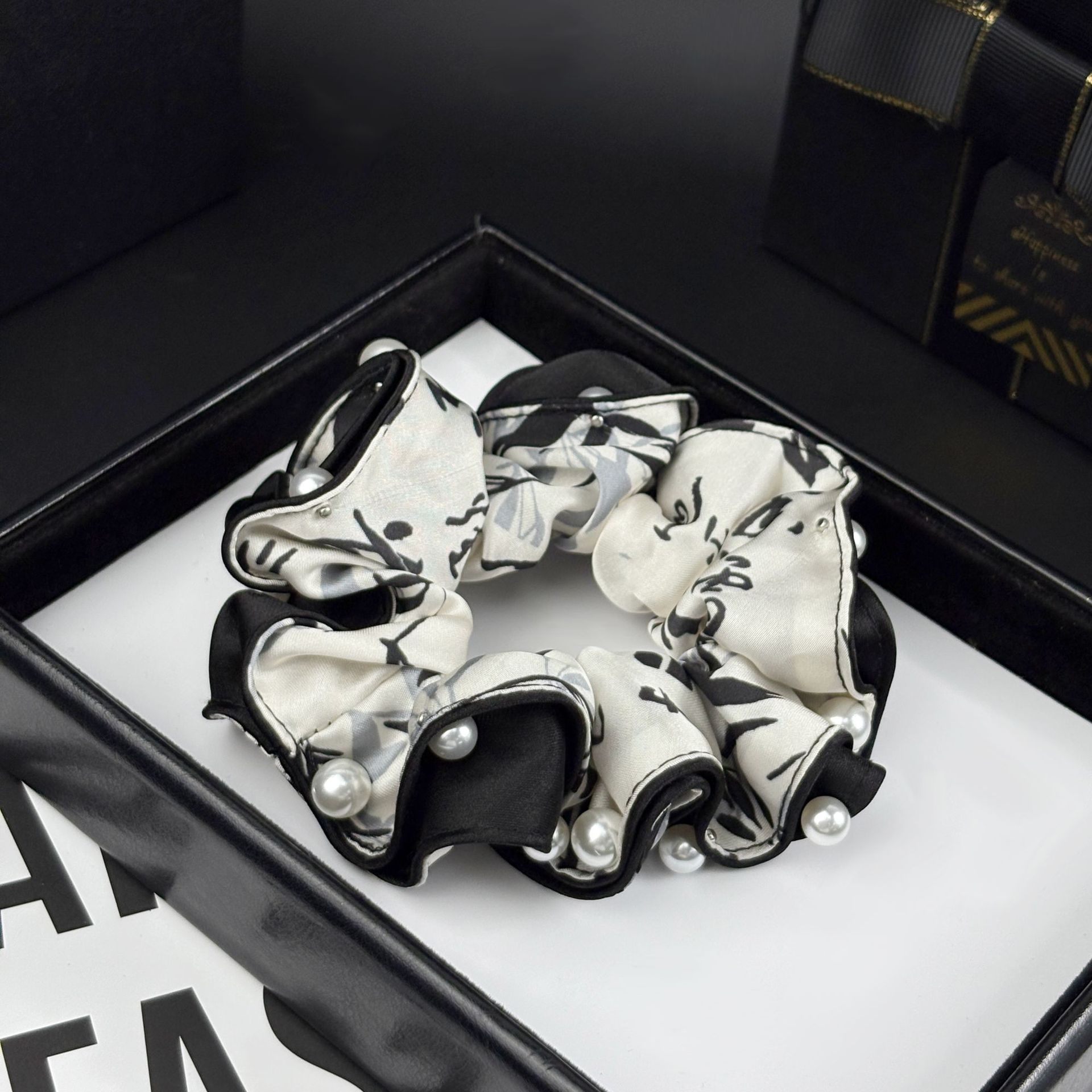 Fashionable And Lightweight Satin Hair Care Printed Color-Blocked Large Intestine Hair Band Ink Style Headband Double-Sided Pearl High-End Headwear